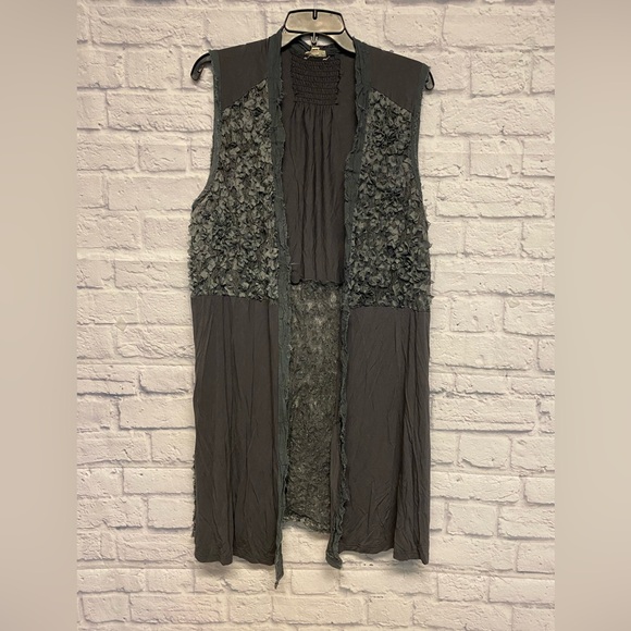 POL Lace Sleeveless Textured Kimono Open Cardigan in Gray - Picture 1 of 10